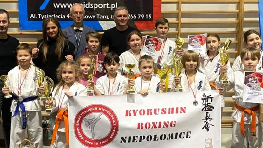 12 medali dla zawodników Kyokushin-Boxing Niepołomice