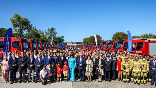 Bezpieczna Małopolska: 63 samochody trafiły do małopolskich strażaków ochotników