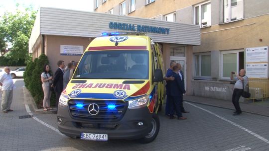 Bocheński szpital z nową karetką