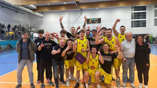 Dramatycznie do ostatnich sekund. UKS REGIS Wieliczka awansuje do II ligi