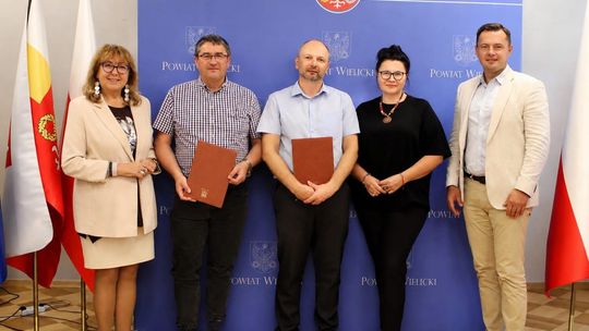 Dwie drogi w Podstolicach do przebudowy. Powiat podpisał umowy warte blisko 2,8 mln zł