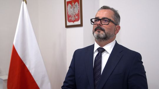 Jedną trzecią świadczeń KRUS wciąż wypłaca przekazem pocztowym. Kasa chce przekonać emerytów i rencistów do bankowości Jedną trzecią świadczeń KRUS wciąż wypłaca przekazem pocztowym. Kasa chce przekonać emerytów i rencistów do bankowości