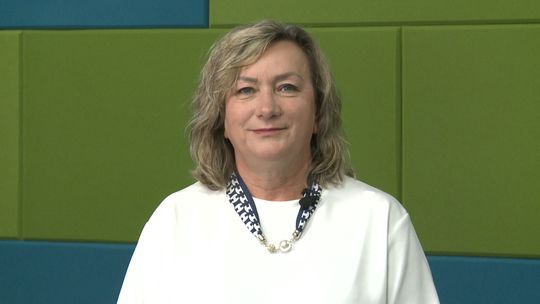 Józefa Szczurek-Żelazko krytycznie o rządzie Donalda Tuska i kredycie SAFE, rosnących cenach paliw, rosnącym bezrobociu i złej opiece medycznej