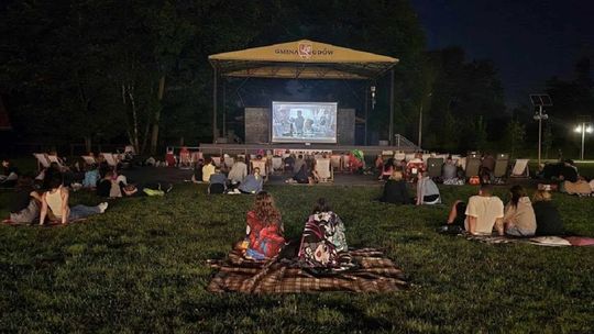 Kino plenerowe i Żarciowozy na gdowskim Zarabiu