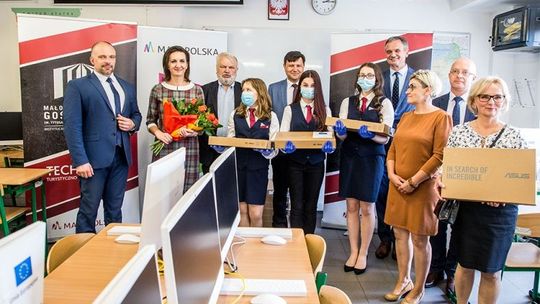Komputery dla Małopolskiej Szkoły Gościnności i SOSW w Myślenicach