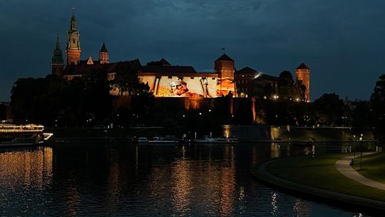 „KORONA I PAŃSTWO – 1000 LAT KRÓLESTWA”: WYJĄTKOWY SPEKTAKL MULTIMEDIALNY NA WAWELU