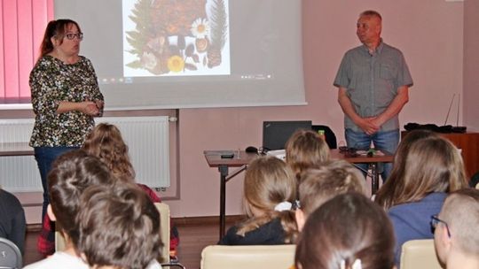 Lekcja o geologii ziemi i historii naturalnej Puszczy Niepołomickiej