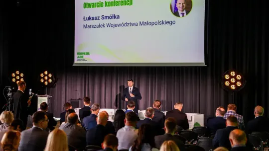 Małopolska przyspiesza z transportem. 29 mln pasażerów kolei i miliardowe inwestycje w tabor