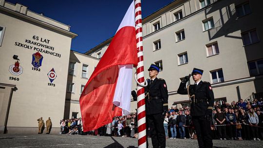 Mamy nowych strażaków w Małopolsce, złożyli uroczyste ślubowanie w Krakowie! Przed nimi odpowiedzialna służba i ratowanie ludzkiego życia