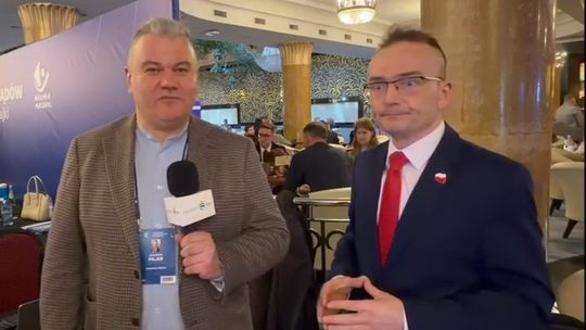 Marek Woch, lider Bezpartyjni i Samorządowcy o programie SAFE i dwukadencyjności samorządów podczas Europejskiego Kongresu Samorządów w Mikołajkach