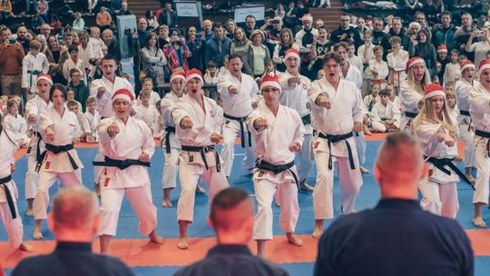 Niepołomice. 18. turniej mikołajkowy karateków