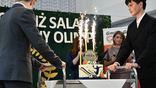 Nowa hala sportowa w Jaroszówce oficjalnie otwarta. Inwestycja ma służyć uczniom i mieszkańcom przez lata