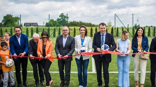 Nowe boisko szkolne w Bogucicach