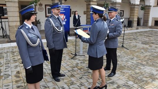 NOWO POWOŁANI KOMENDANCI KOMISARIATU POLICJI W NIEPOŁOMICACH