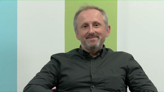 Pochodnie i ciasta z jadalnymi kwiatami - zimowa Noc Motyli w Dąbrówce Szczepanowskiej Pochodnie i ciasta z jadalnymi kwiatami - zimowa Noc Motyli w Dąbrówce Szczepanowskiej