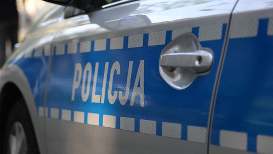 Policjanci z Gdowa transportowali matkę z małym dzieckiem do szpitala