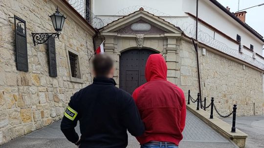 Policjanci zatrzymali trzech mężczyzn odpowiedzialnych za rozbój na 14-letnim chłopcu