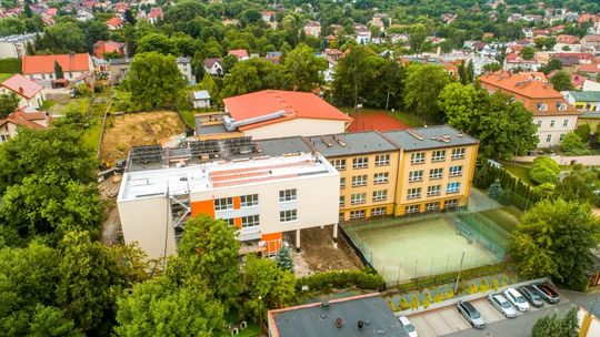 Postęp prac przy rozbudowie Szkoły Podstawowej nr 3 w Wieliczce
