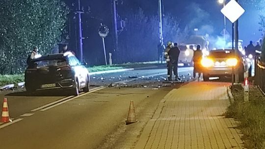 Potężny karambol na DW958 w Koniówce na Podhalu. Dwie osoby ranne Potężny karambol na DW958 w Koniówce na Podhalu. Dwie osoby ranne