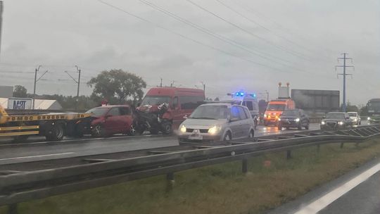 Poważny wypadek na A4 w kierunku Krakowa. Cztery osoby ranne
