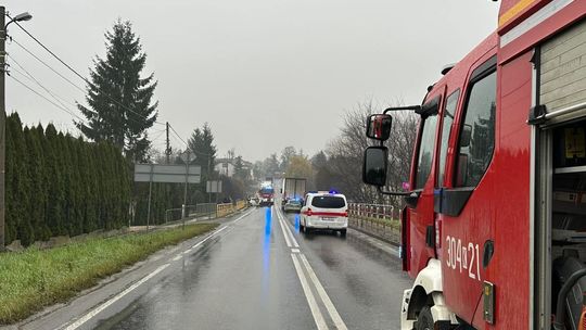 Poważny wypadek na DK79 w Wawrzeńczycach. Trzy osoby ranne, w tym dwoje dzieci. Lądował śmigłowiec LPR