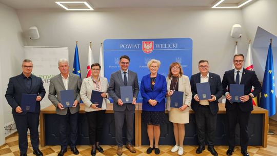 Powiat Wielicki i pięć gmin łączą siły. Podpisano ważne porozumienie dotyczące przyszłości regionu do 2050 roku