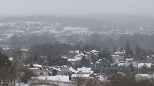 Powrót zimy w Tarnowie i Bochni. Pokrywa śnieżna może osiągnąć 40 centymetrów