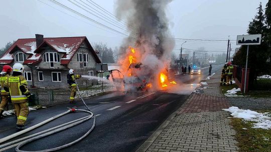 Pożar busa w powiecie oświęcimskim Pożar busa w powiecie oświęcimskim