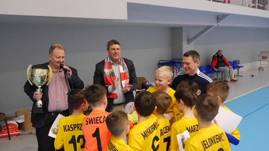 Proszowice. Halowy Turniej Piłki Nożnej Cracovia Pasy Cup Memoriał im. Rotmistrza Pileckiego