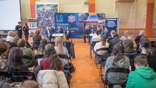 Przedsiębiorcza młodzież gotowa na wyzwania – panel dyskusyjny w I LO Bochnia