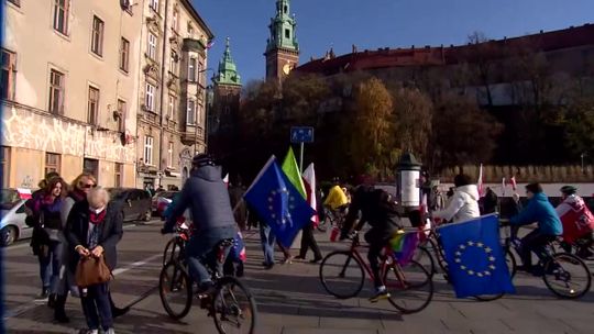 Przejazd "Dla Niepodległej jednośladem" w Krakowie