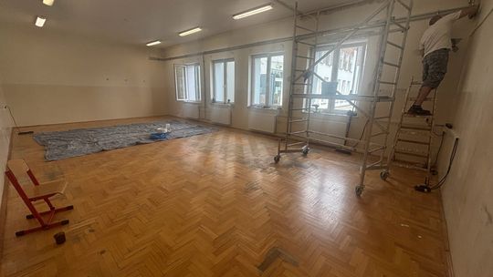 Remont dwóch sal w Szkole Podstawowej w Zakrzowie. Prace już się rozpoczęły