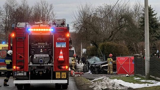 Śmiertelny wypadek w powiecie myślenickim. Pasażerka w ciężkim stanie