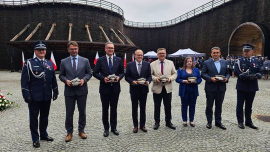 Święto Policji w Wieliczce. Awanse, odznaczenia i podziękowania za codzienną służbę