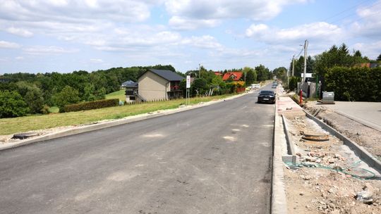 Trwa rozbudowa drogi powiatowej na odcinku Biskupice – Targowisko!