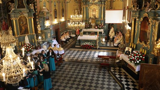Uroczyste poświęcenie polichromii w Parafii pw. Ducha Świętego w Podstolicach