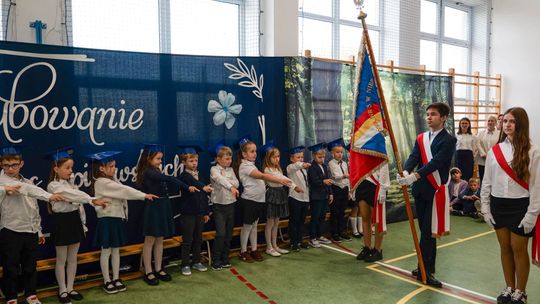Uroczyste ślubowanie pierwszoklasistów w Szkole Podstawowej nr 3 w Niepołomicach