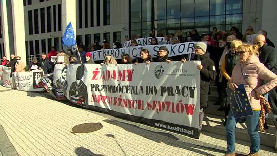 W Krakowie demonstrowano w obronie represjonowanych sędziów