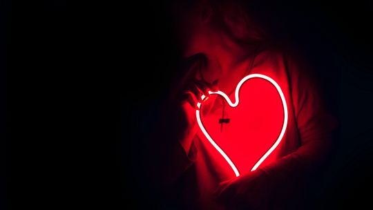 Walentynkowy alarm – oszukani na miłość