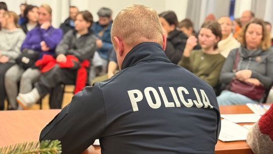 Wieliccy policjanci spotkali się z wolontariuszami Wielkiej Orkiestry Świątecznej Pomocy przed zbliżającą się 34. edycją finału akcji
