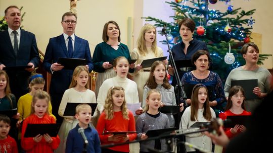 Wieliczka. Niedzielne kolędowanie Scholi Hosanna w parafii Strumiany