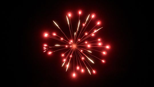 Wojewoda Małopolski idzie do sądu z miastem Krakowem. Chodzi i uchwałę zakazującą odpalanie fajerwerków