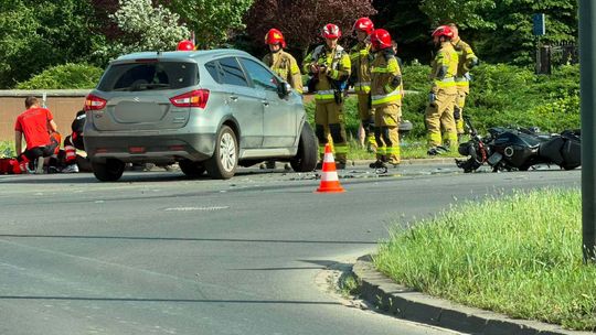 Wypadek na Wielickiej w Krakowie, poszkodowany motocyklista Wypadek na Wielickiej w Krakowie, poszkodowany motocyklista