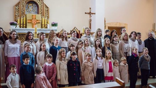 Występ Scholi Hosanna z okazji święta patronki muzyki kościelnej - św. Cecylii