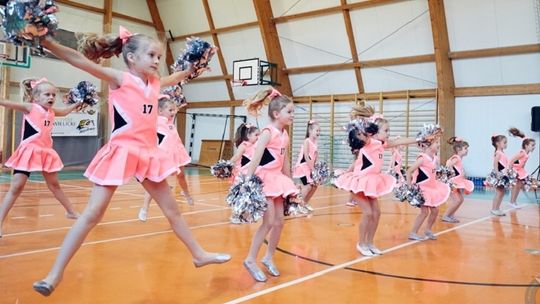 Niepołomice. X Powiatowy Turniej Zespołów Cheerleaders