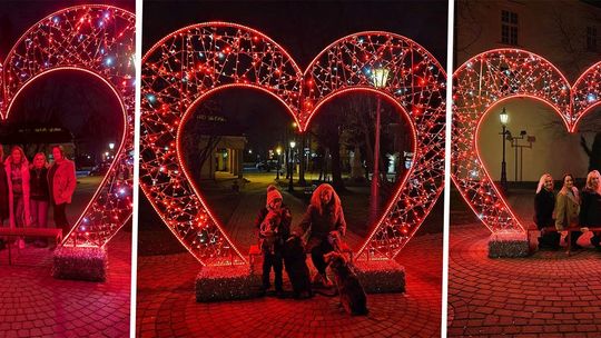 Zakochana Wieliczka - ławeczka pełna miłości na wielickich plantach
