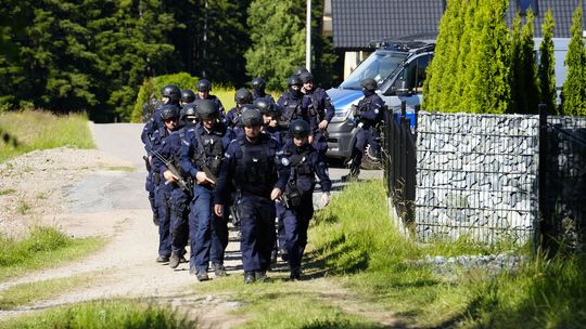 Zakończyła się policyjna operacja związana z poszukiwaniami 57-latka w Starej Wsi. Policja czeka na wyniki sekcji zwłok