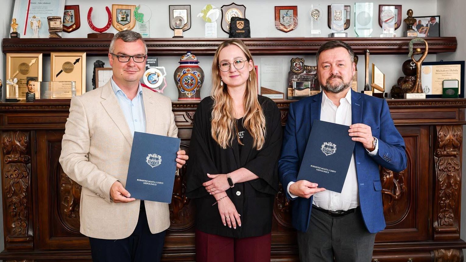 Cyfrowa rewolucja w Niepołomicach. Mieszkańcy dostaną aplikację do kontaktu z urzędem