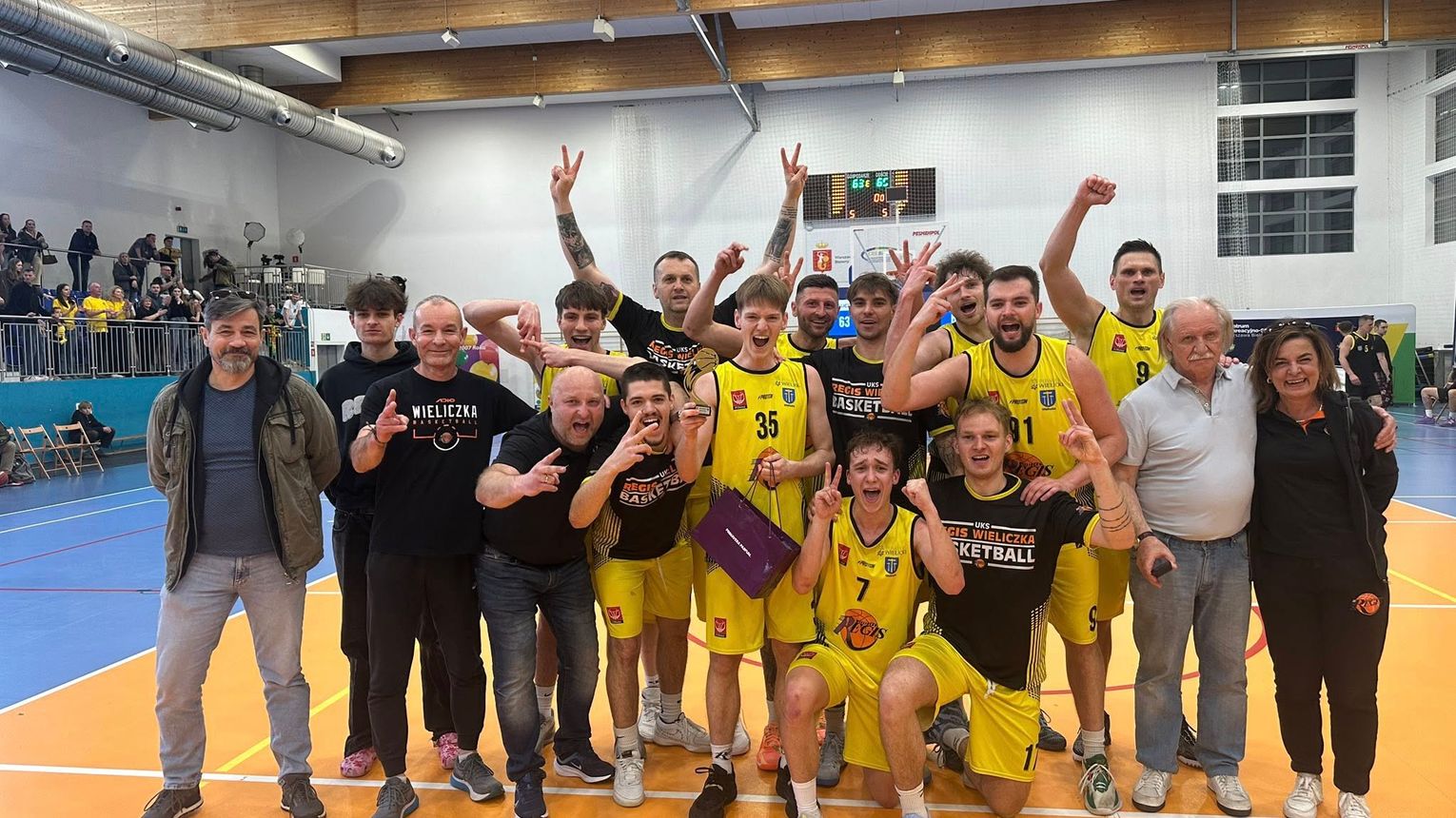 Dramatycznie do ostatnich sekund. UKS REGIS Wieliczka awansuje do II ligi