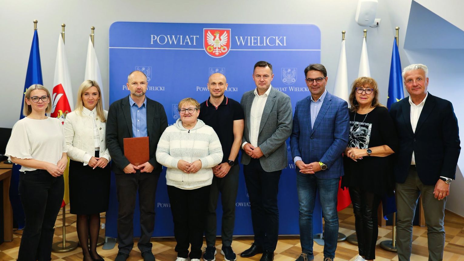 Duża inwestycja drogowa w Grabiu. Powiat Wielicki podpisał umowę na przygotowanie dokumentacji. Powstanie nowy chodnik i przebudowane zostanie skrzyżowanie